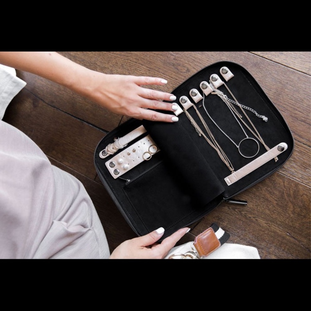 H by Halston jewelry organizer